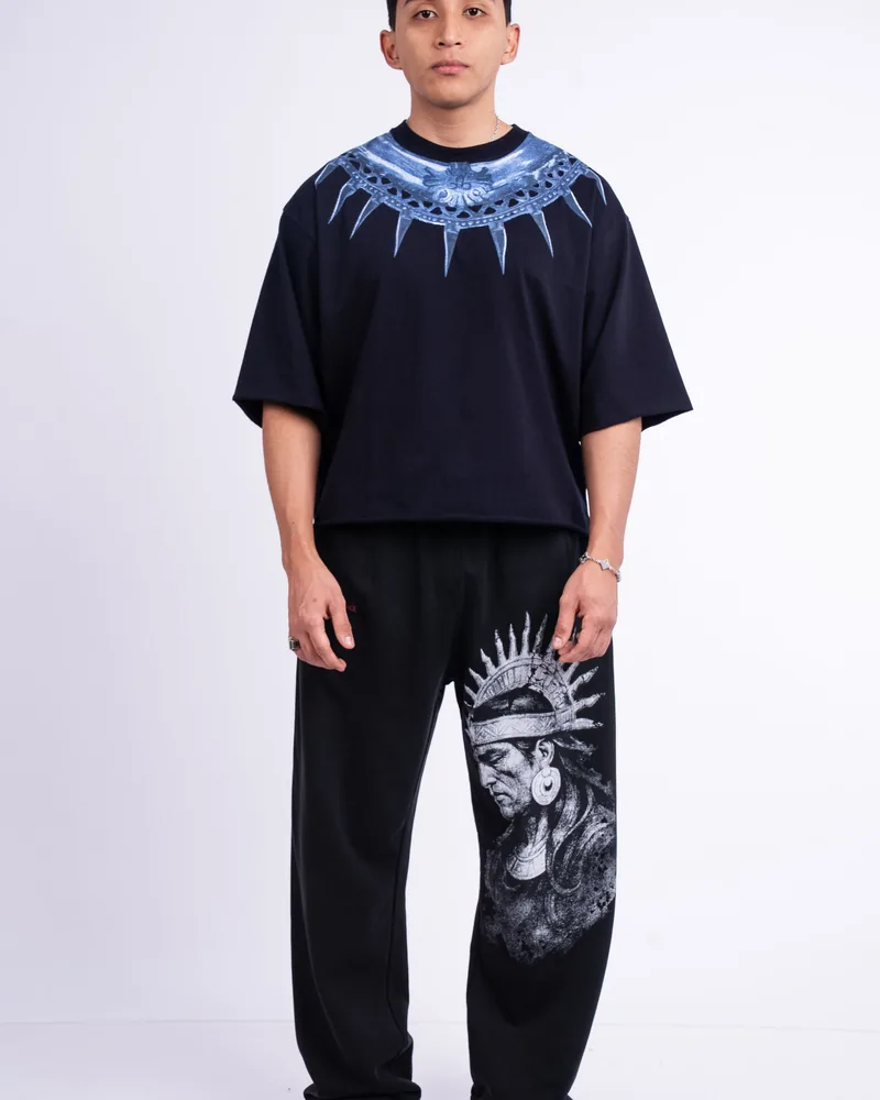 HATUNPAQ ILLAPA WALLQA TEES de HATUNPAQ en Azul Marino