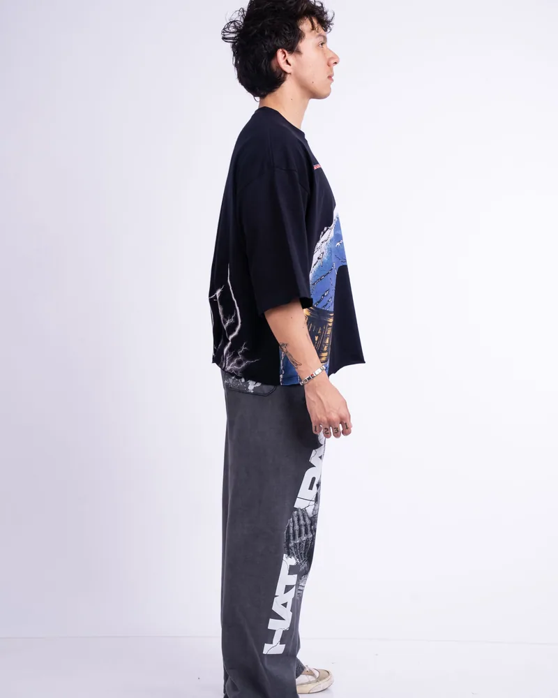 HATUNPAQ ILLAPA WAQCHAQ TEES de HATUNPAQ en Azul Marino