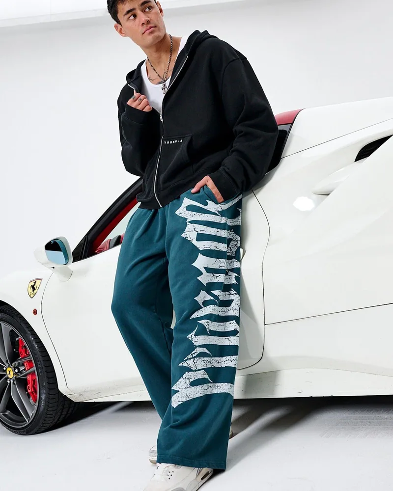 Revenge Joggers de YoungLA. Foto de referencia