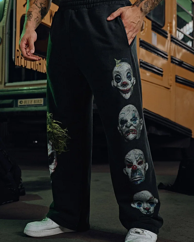 Batman Legends Joggers de YoungLA. Foto de referencia